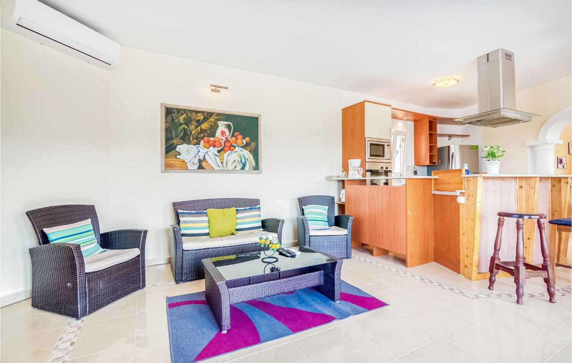 Pet Friendly In With Kitchen Holiday home *