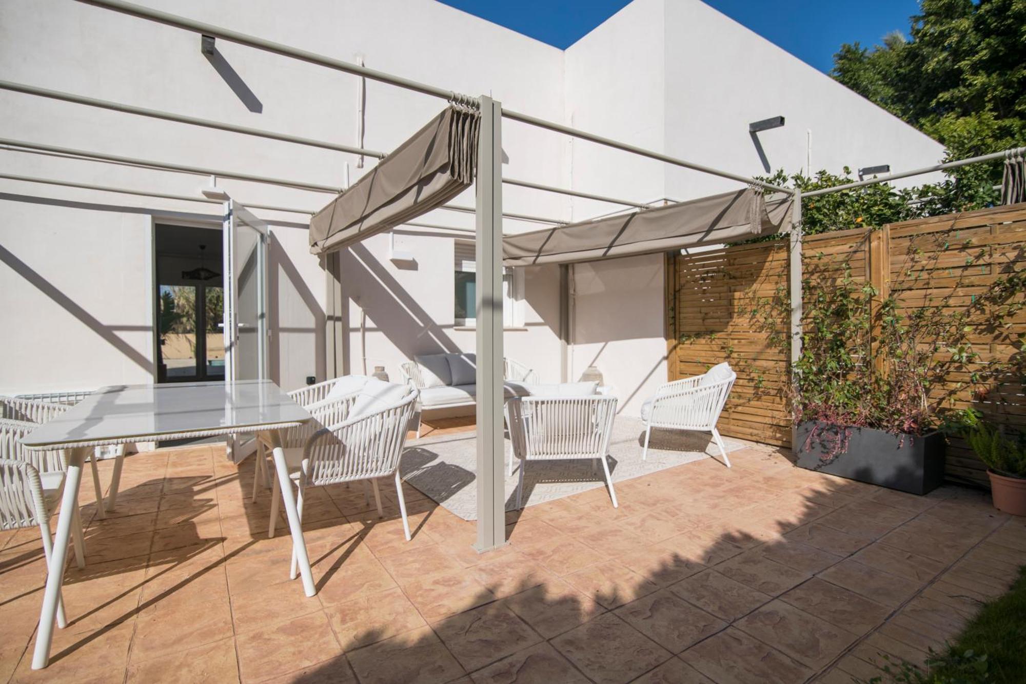 Acogedor Con Jardin En 3 *
