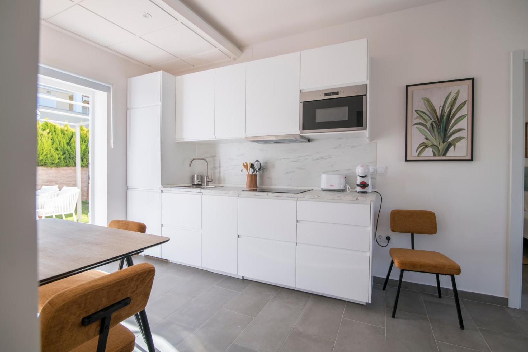 Apartamento Acogedor Con Jardin En 3 *