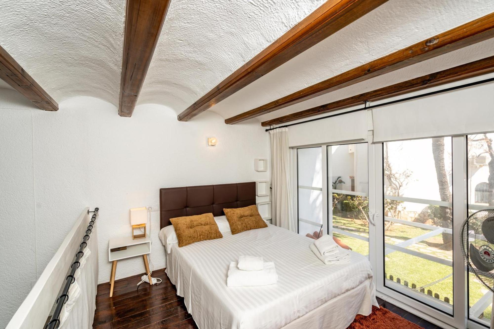 Solymar Apartment *