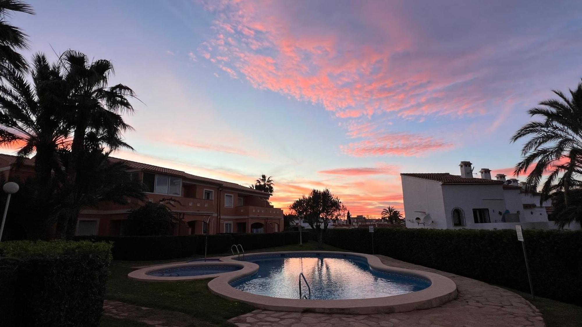 De Diseno Reformado Con Piscina Y Jardin * Dénia