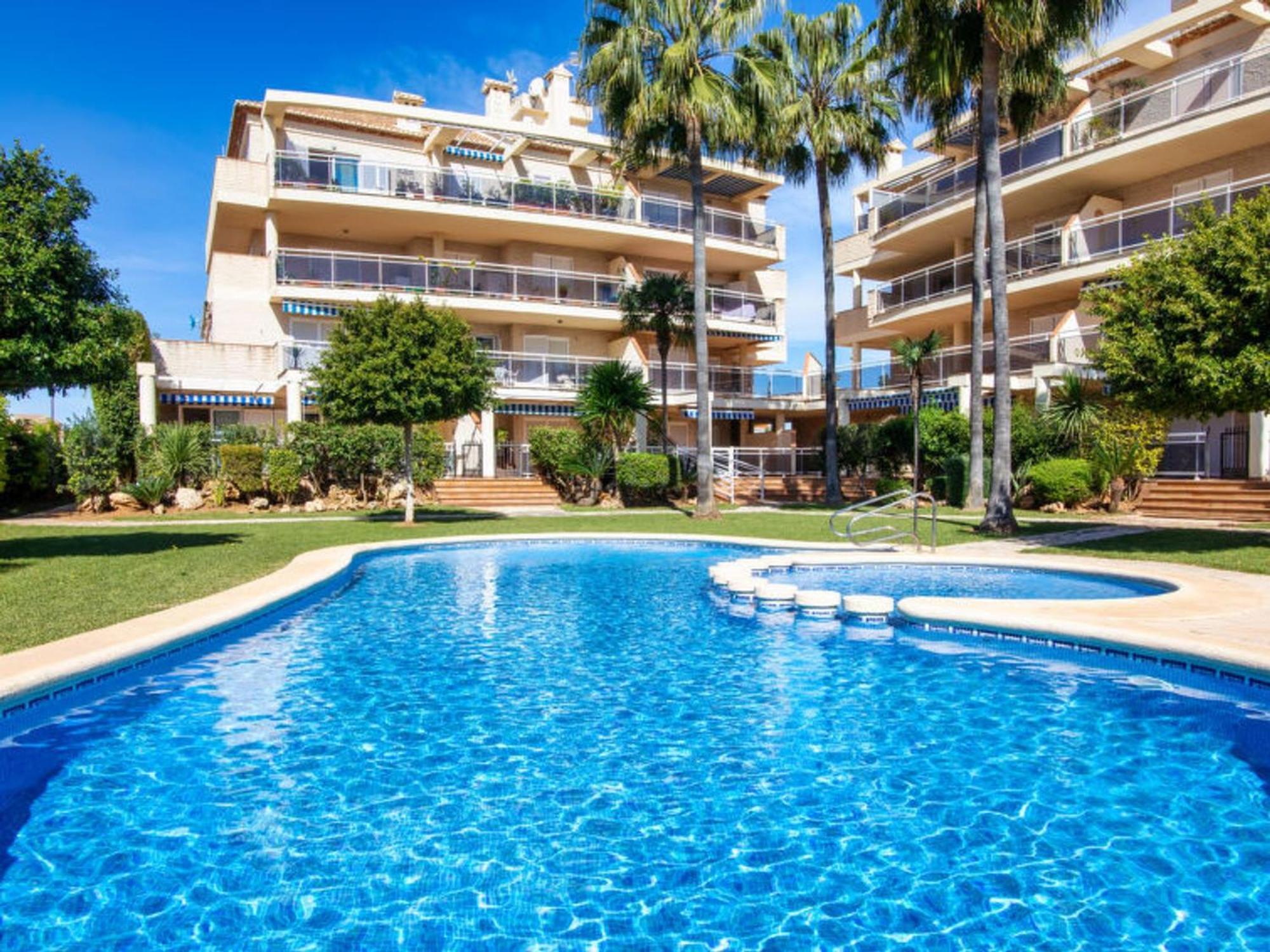Global Aticos - By Global Holidays 8098 *