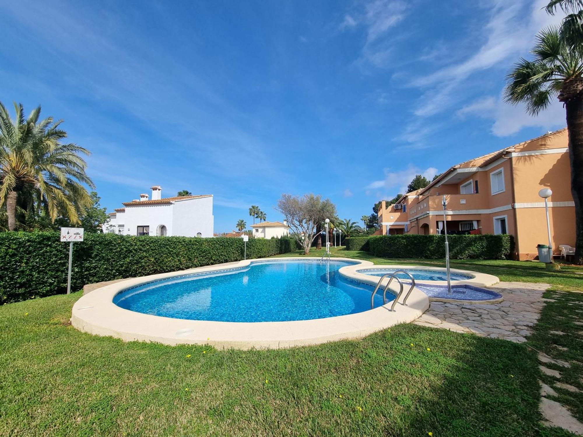 Con Piscina A Un Paso Del Centro * Denia