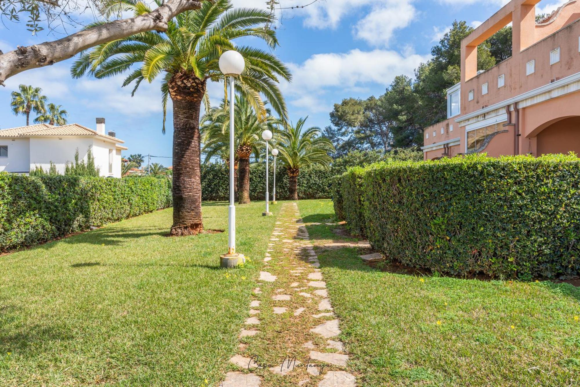 Apartamento De Diseno Reformado Con Piscina Y Jardin *