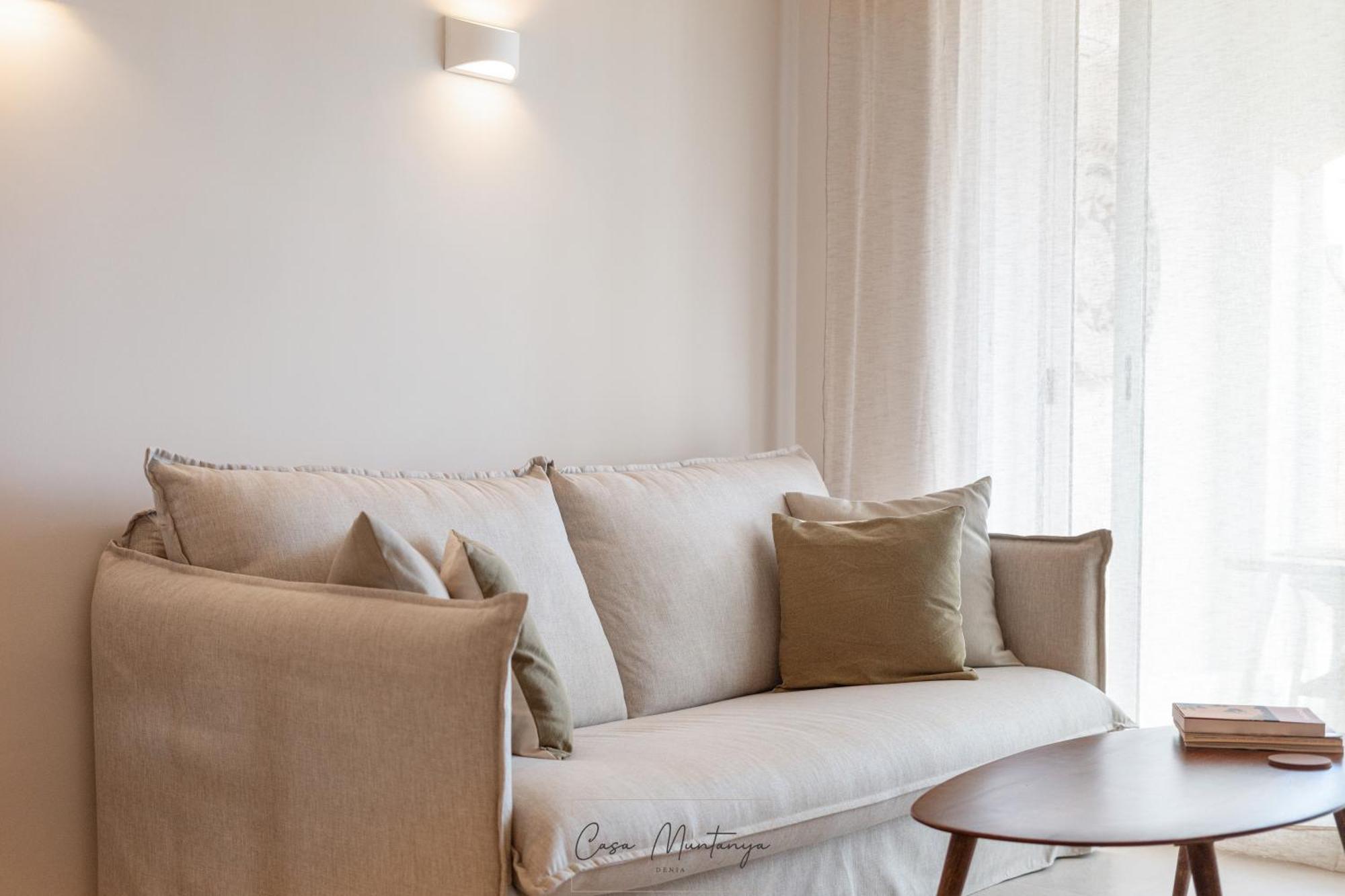 Apartamento De Diseno Reformado Con Piscina Y Jardin *