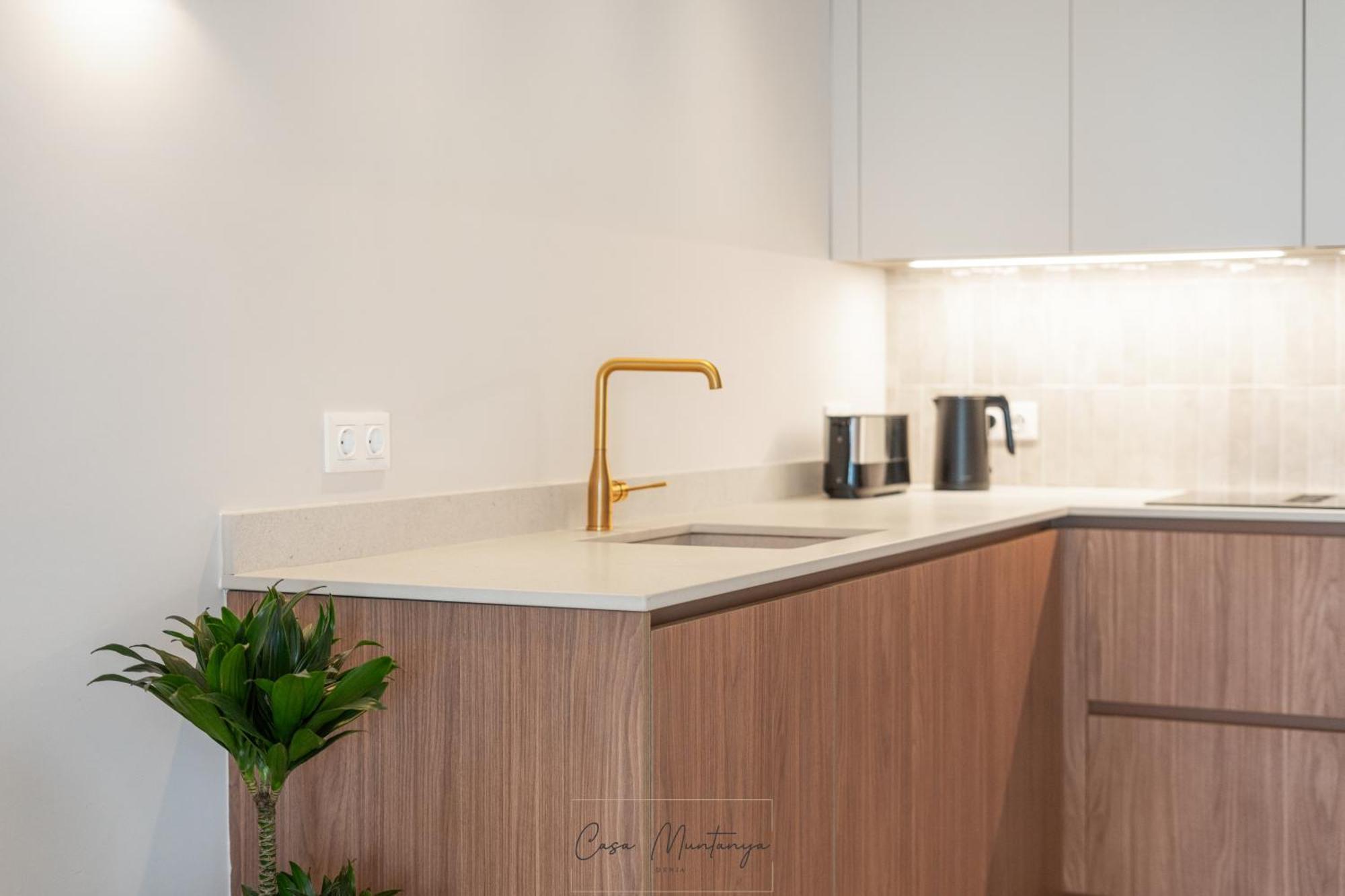 De Diseno Reformado Con Piscina Y Jardin * Dénia