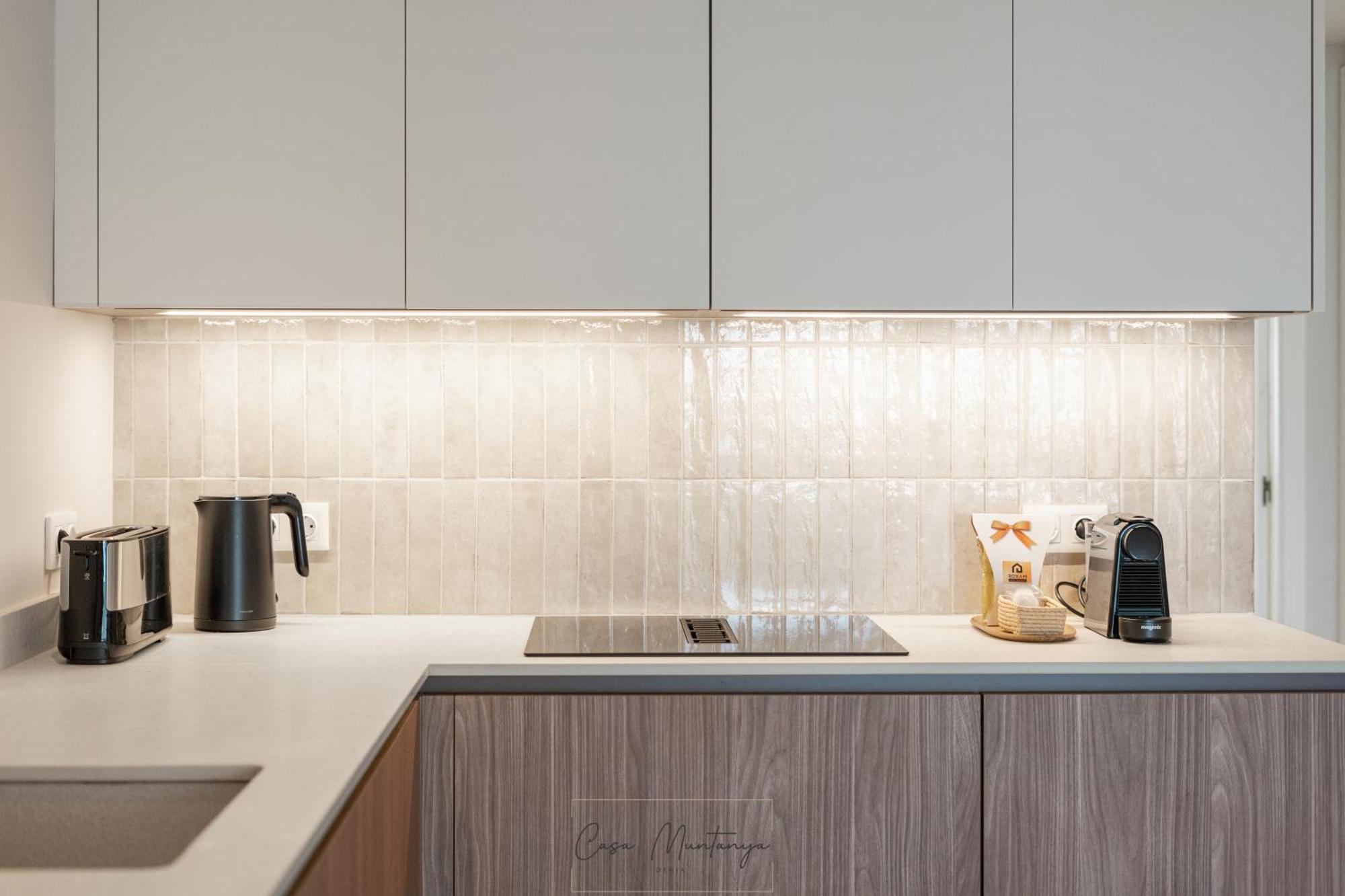 De Diseno Reformado Con Piscina Y Jardin Apartamento *