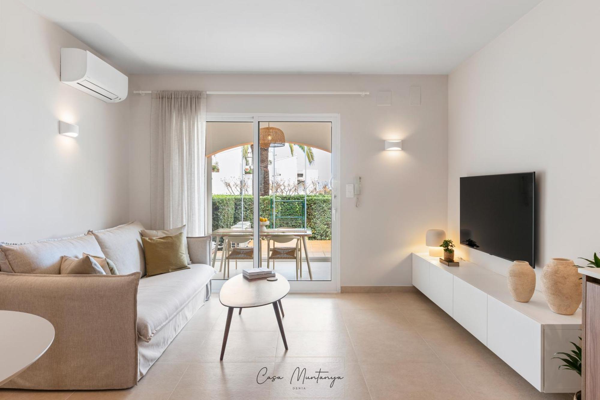 Apartamento De Diseno Reformado Con Piscina Y Jardin *