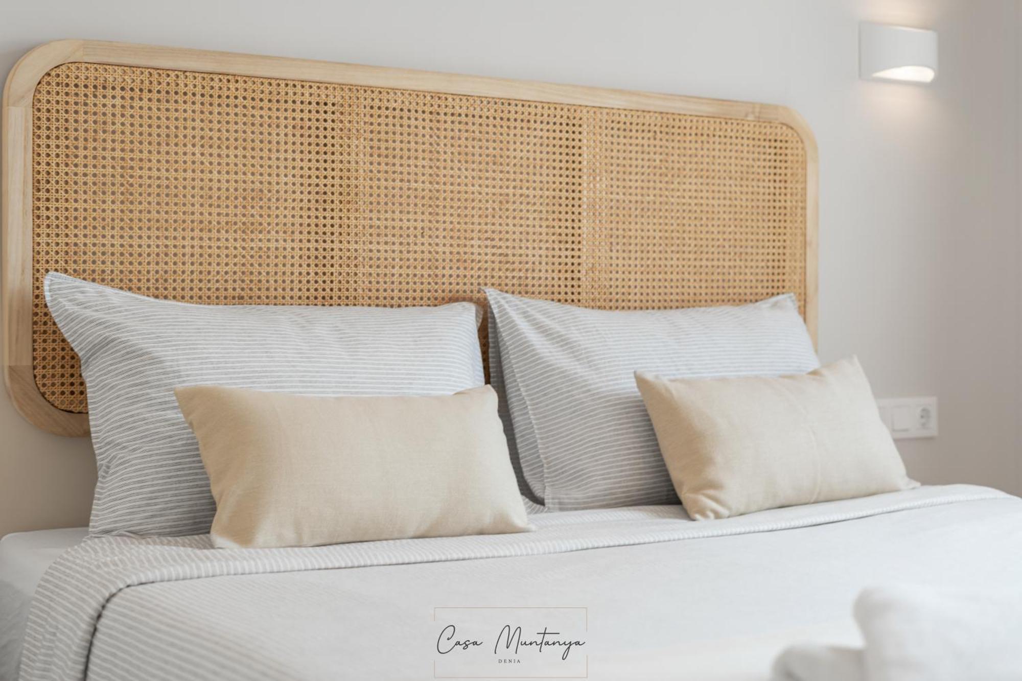 Apartamento De Diseno Reformado Con Piscina Y Jardin