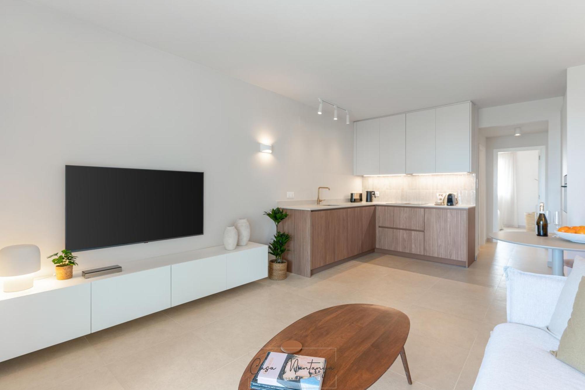 Apartamento De Diseno Reformado Con Piscina Y Jardin