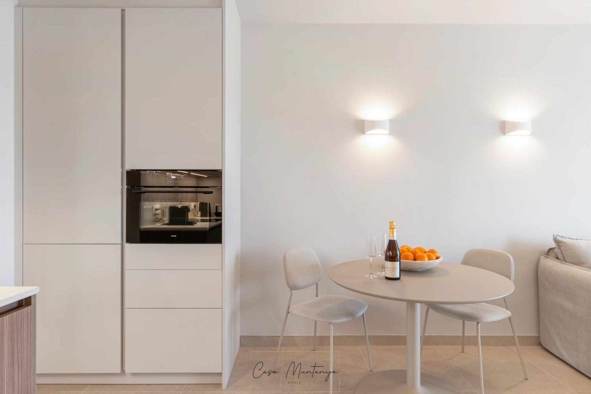 De Diseno Reformado Con Piscina Y Jardin * Dénia