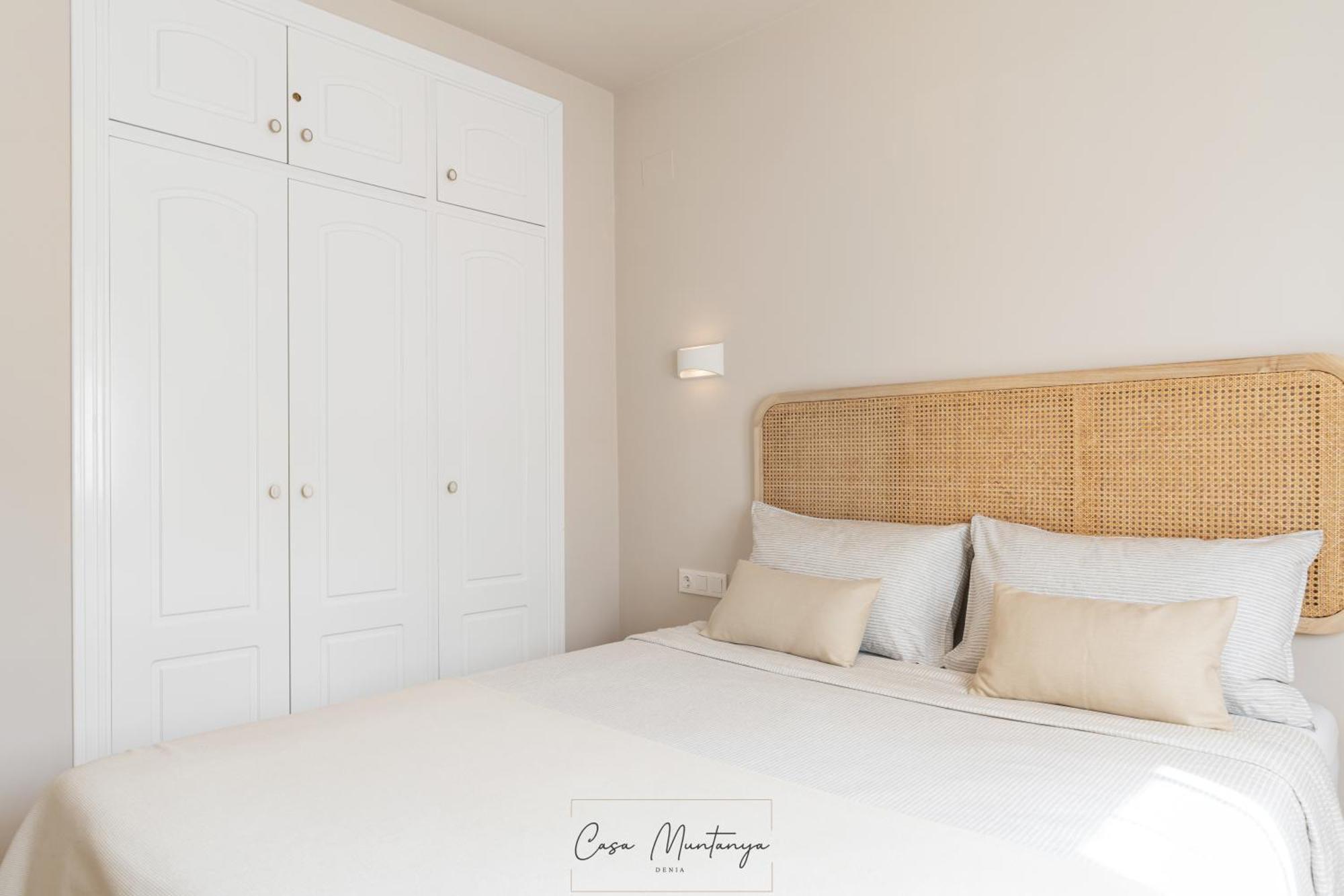 Apartamento De Diseno Reformado Con Piscina Y Jardin