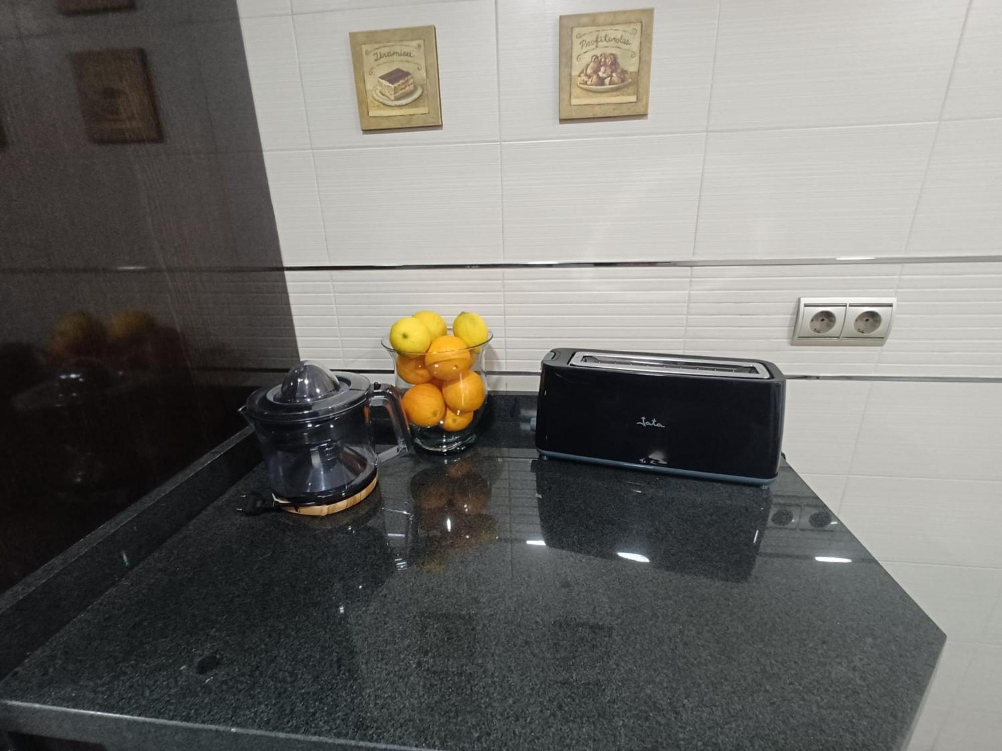 Apartamento La Rosaleda, Centrico, Con Garaje Y Terraza Exterior