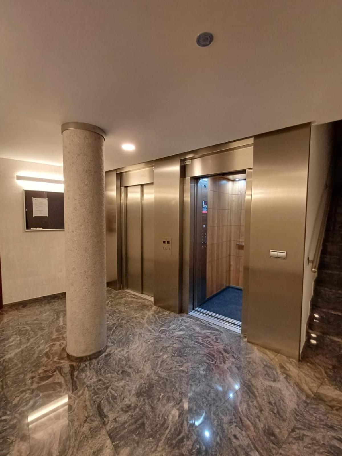 La Rosaleda, Centrico, Con Garaje Y Terraza Exterior *
