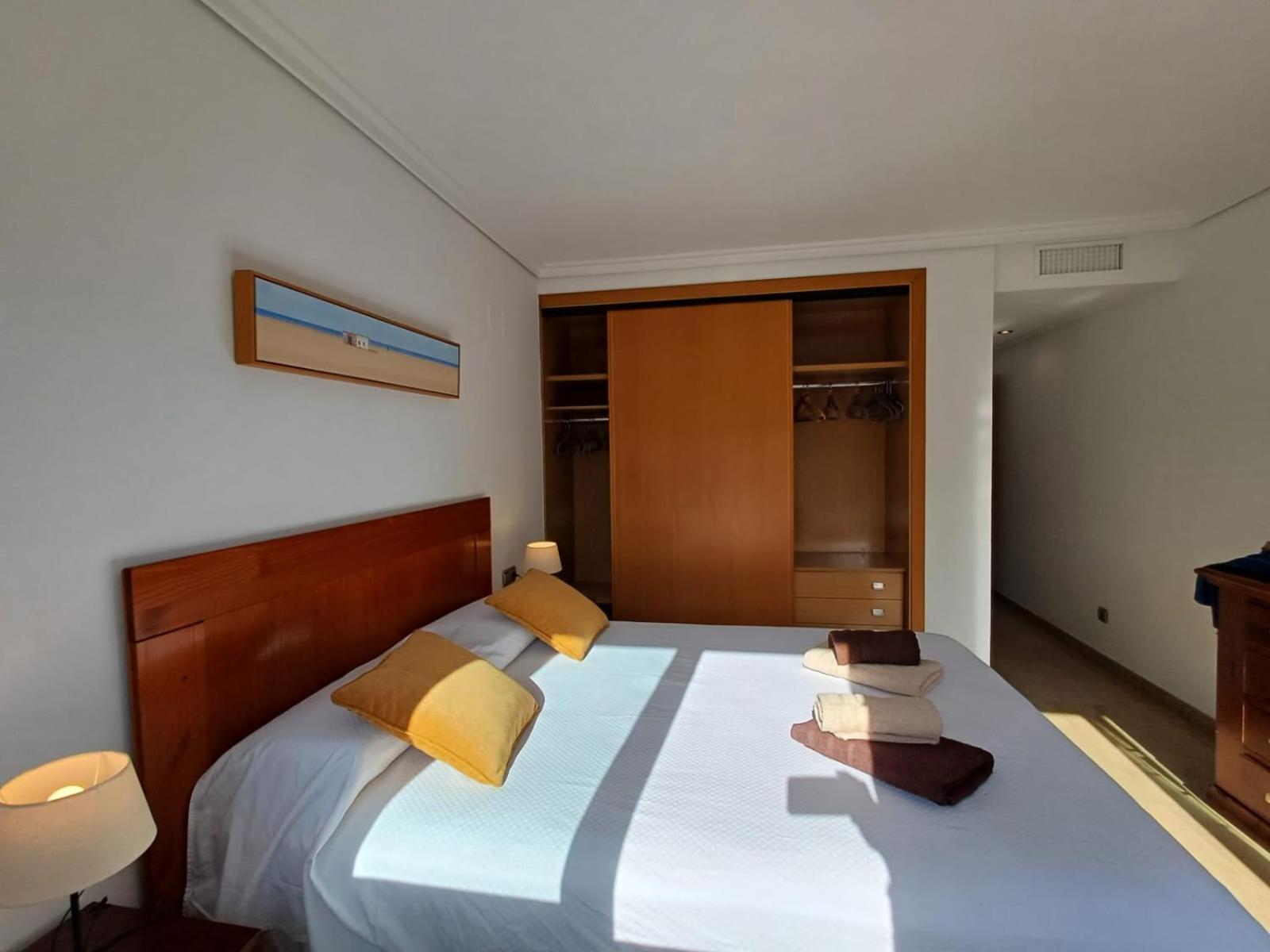 La Rosaleda, Centrico, Con Garaje Y Terraza Exterior *