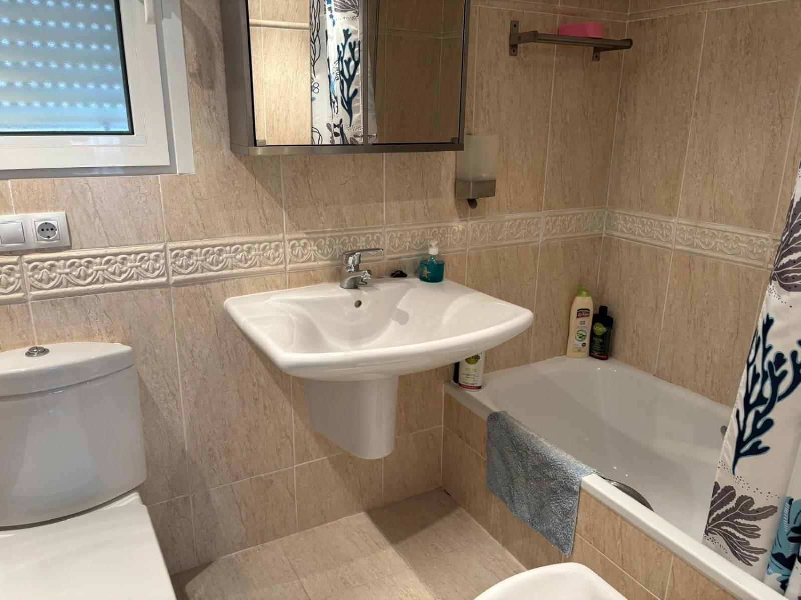 170 Medina Molins A-1 Apartamento *