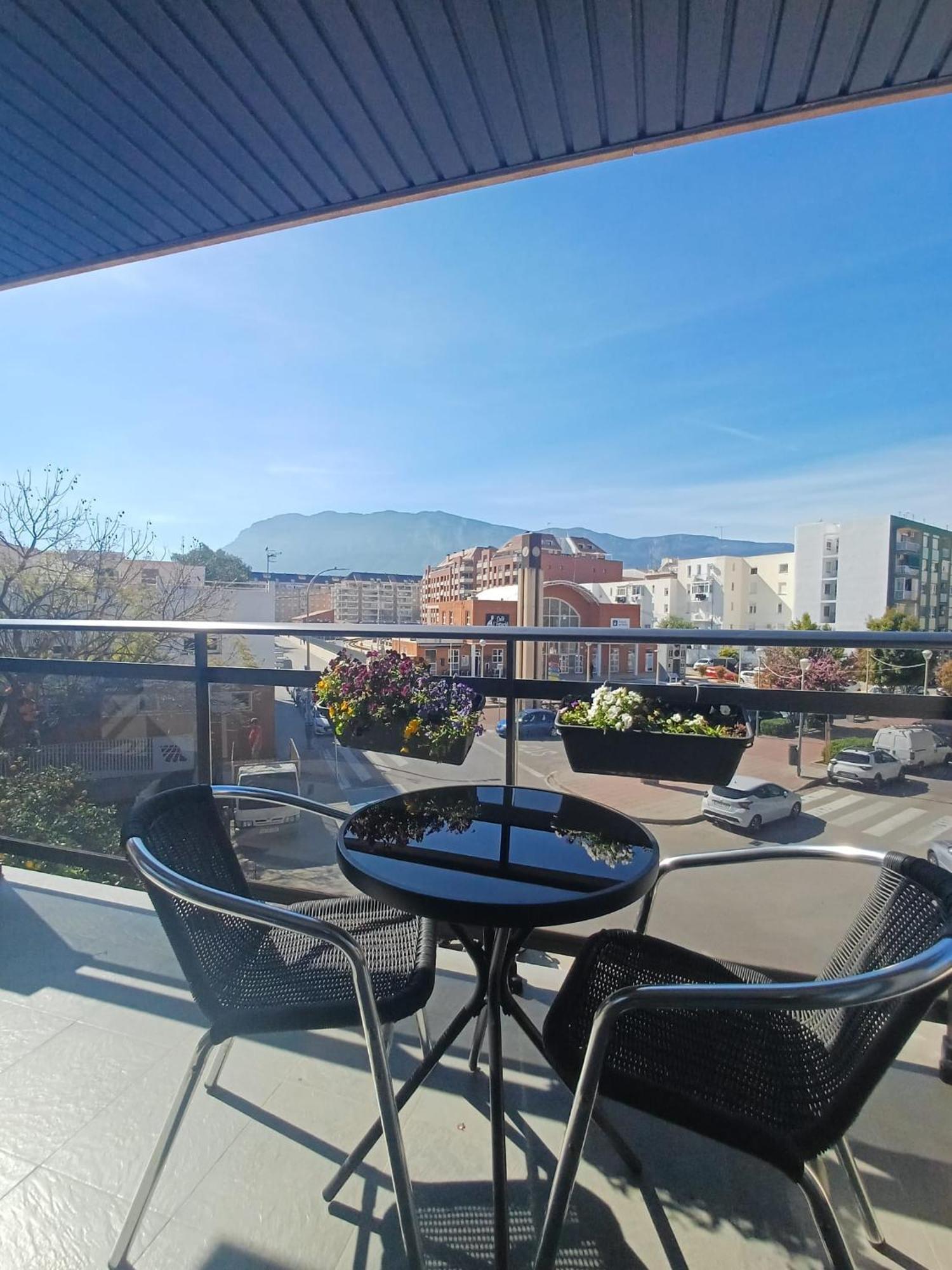 La Rosaleda, Centrico, Con Garaje Y Terraza Exterior *