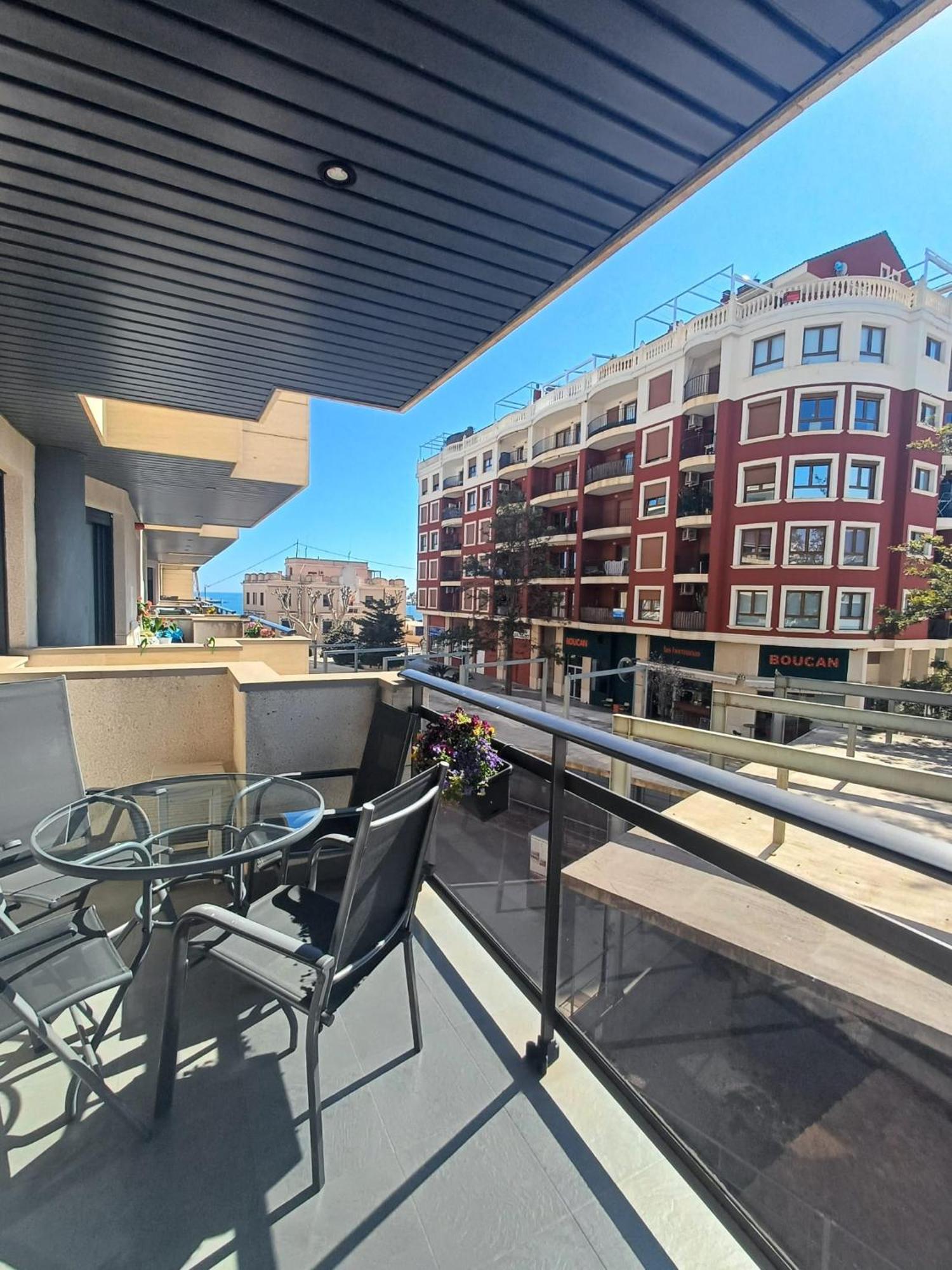Apartamento La Rosaleda, Centrico, Con Garaje Y Terraza Exterior *