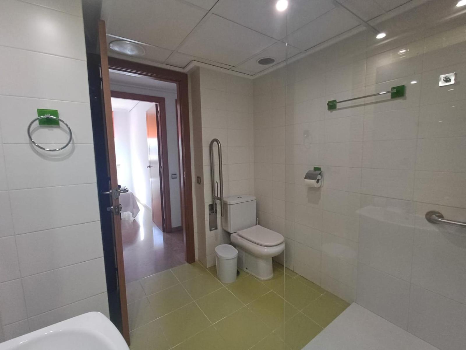 Apartamento La Rosaleda, Centrico, Con Garaje Y Terraza Exterior Dénia