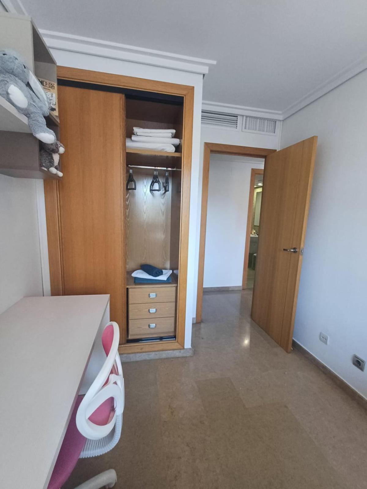 Apartamento La Rosaleda, Centrico, Con Garaje Y Terraza Exterior