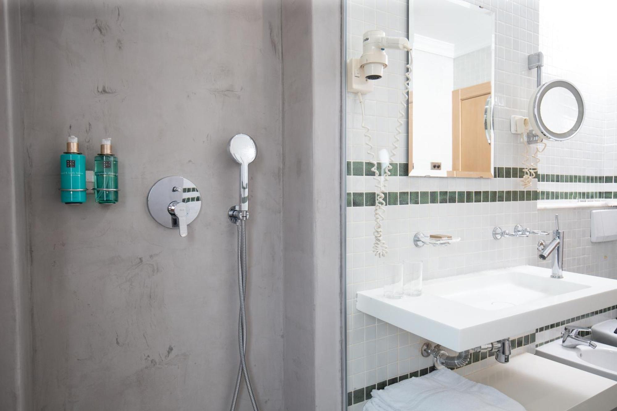 Nou Roma Hotel