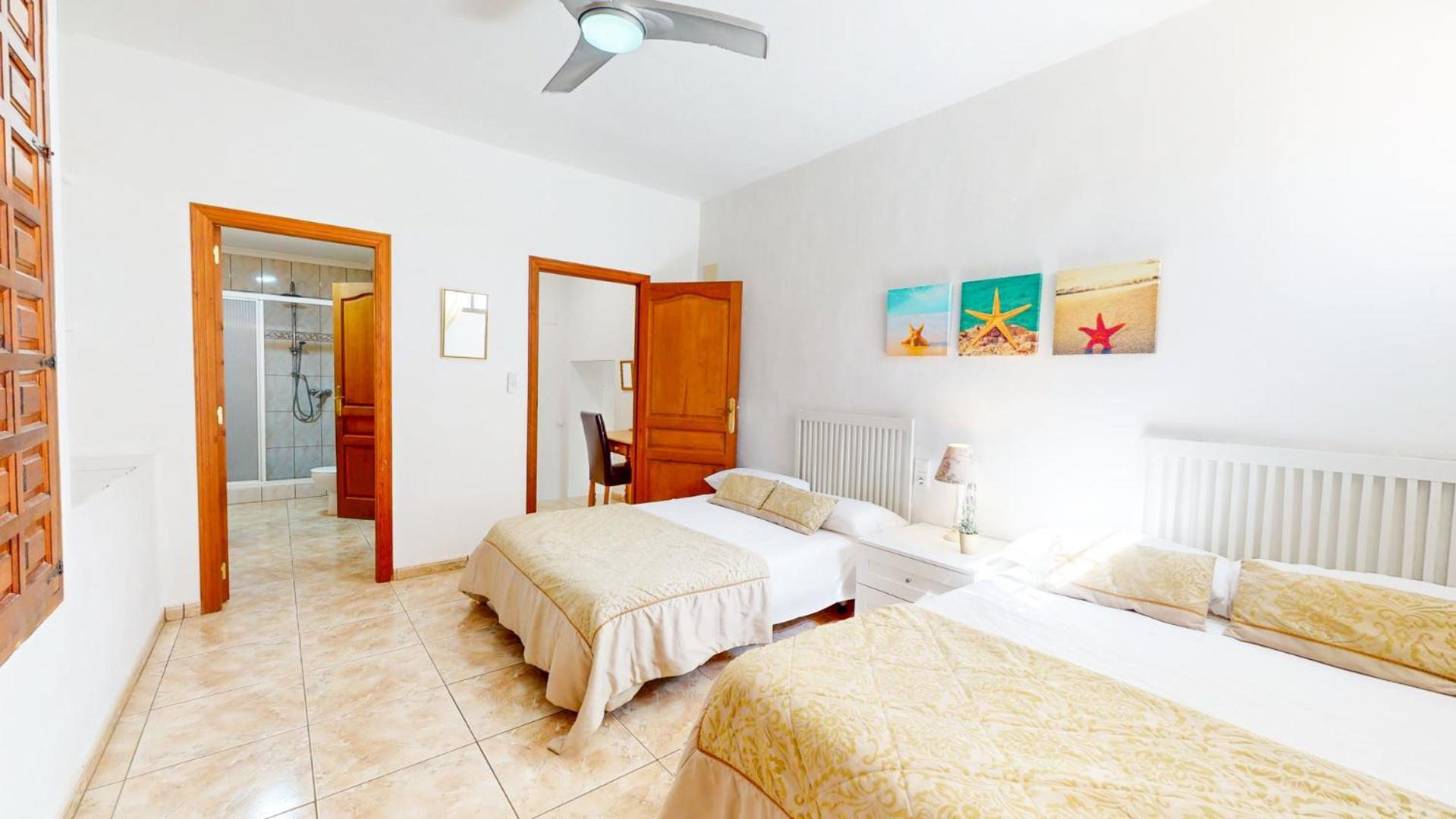Leon By Family Homes *