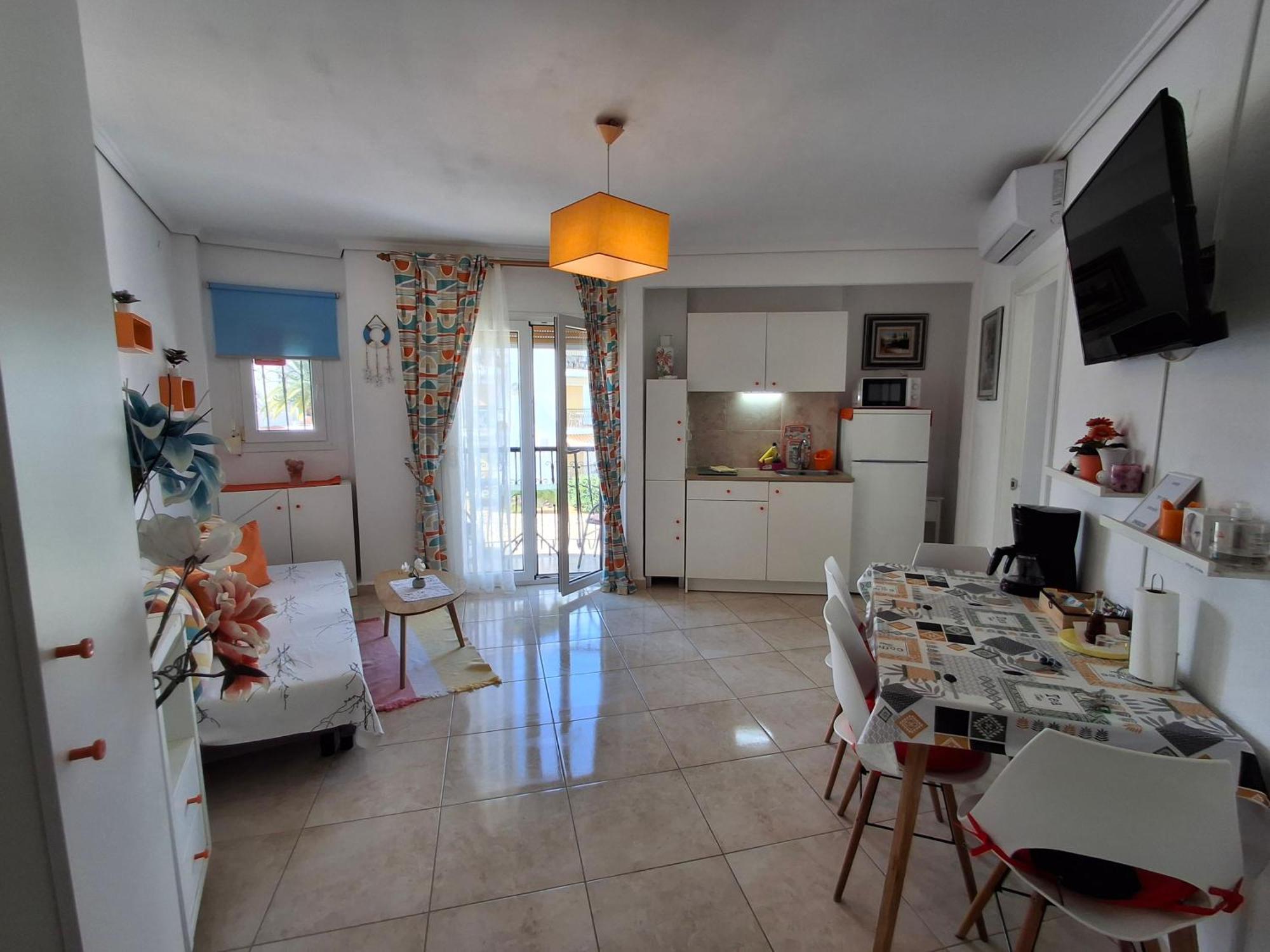 Orange Apartment *