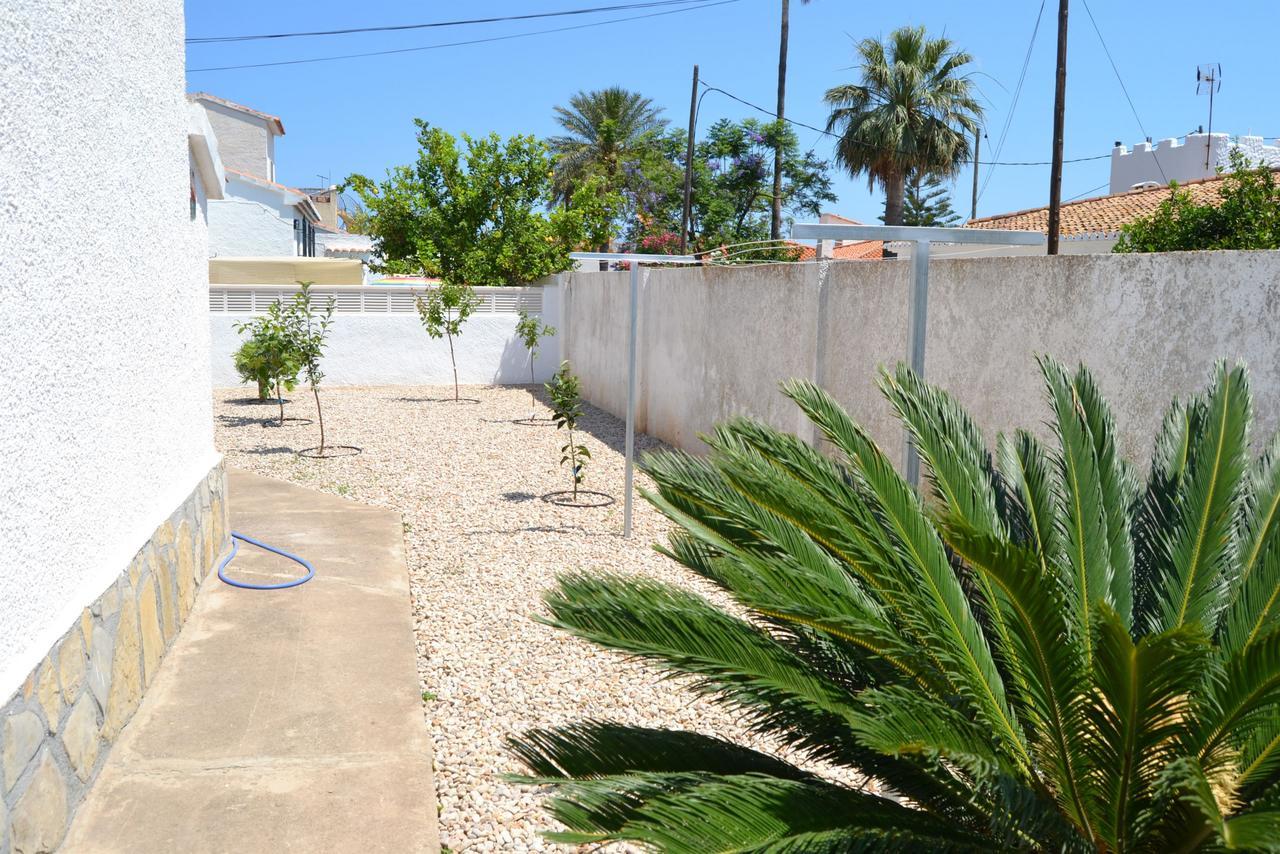 Carolina Locdenia Villa *