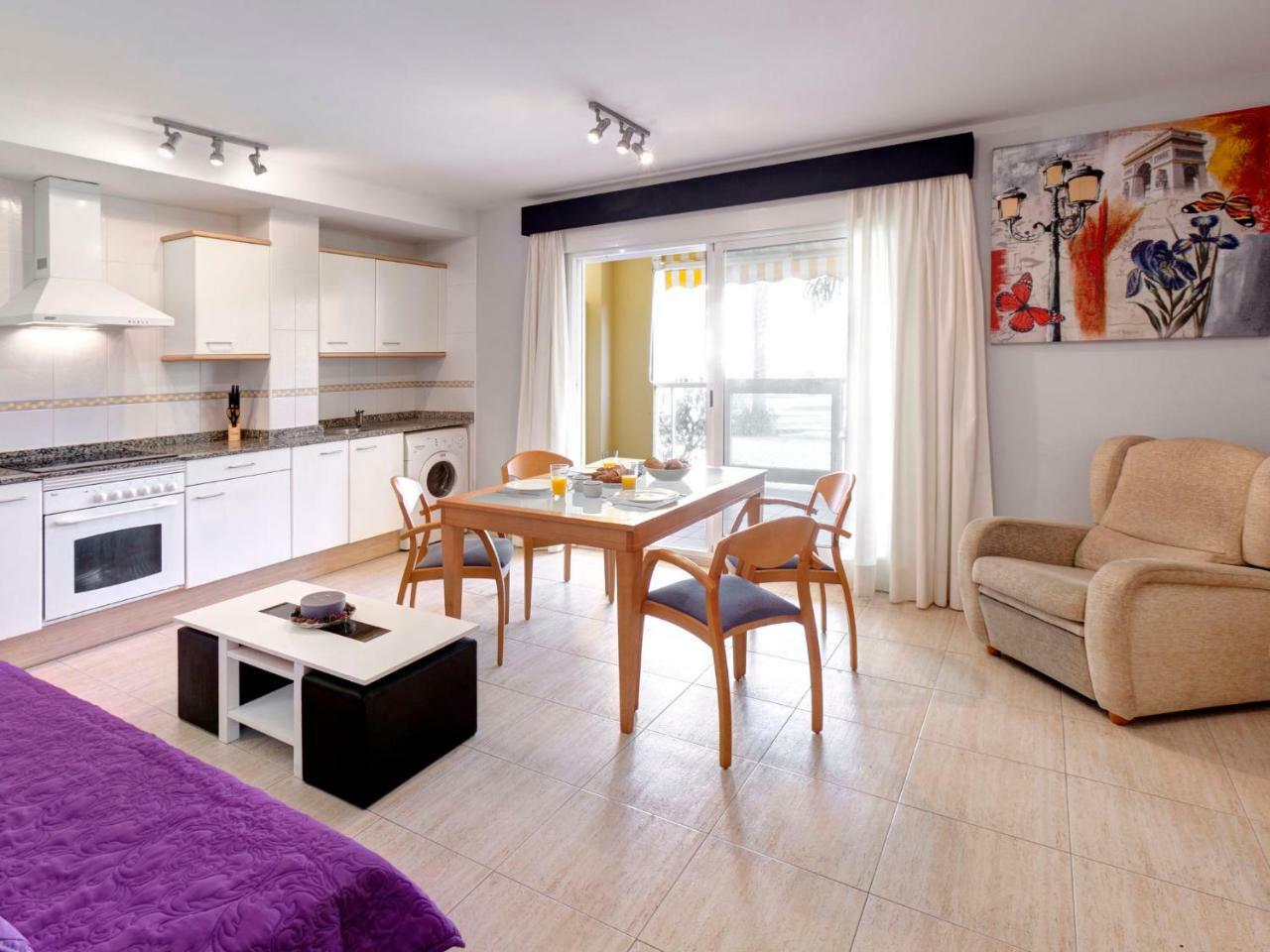 La Riviera Apartment
