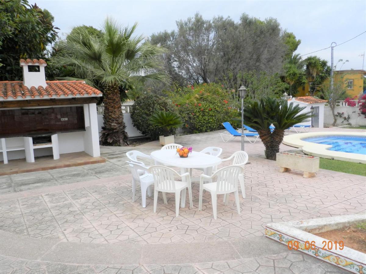 En Les Rotes/las Rotas, Piscina * Dénia