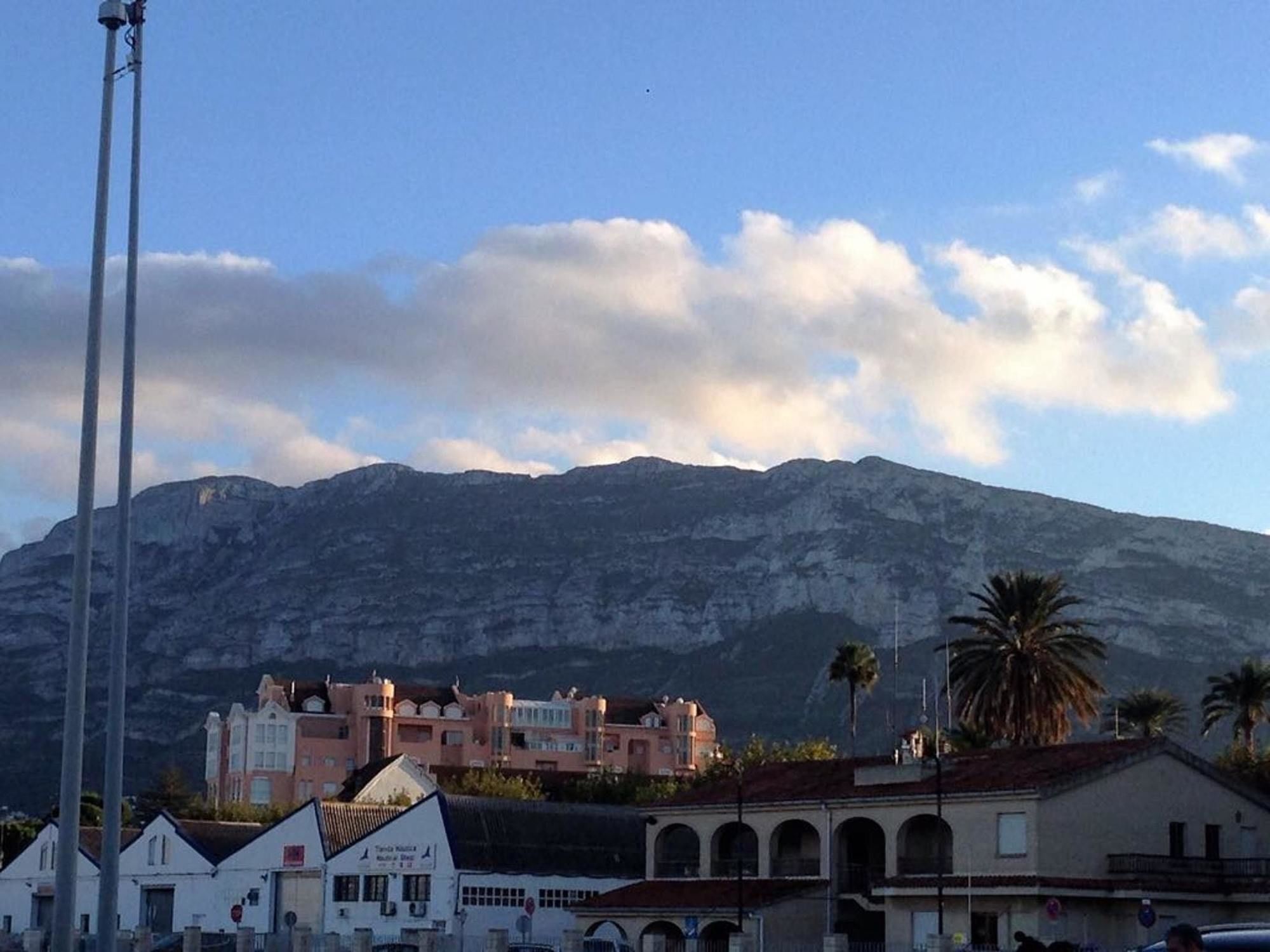 With 2 Bedrooms In Denia, With Wonderful View And Furni * Denia