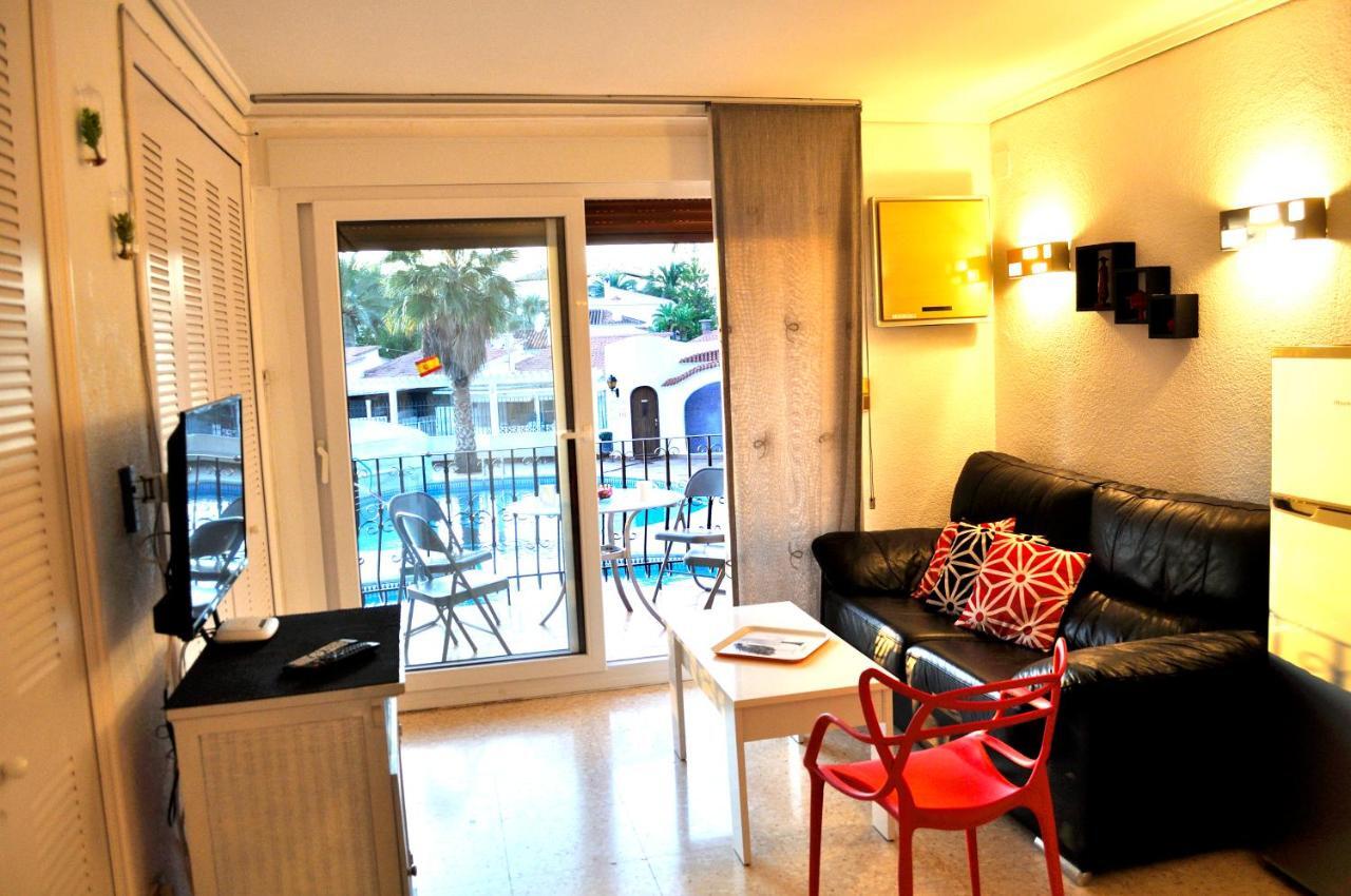 Retiro, 1 By Bookindenia * Denia