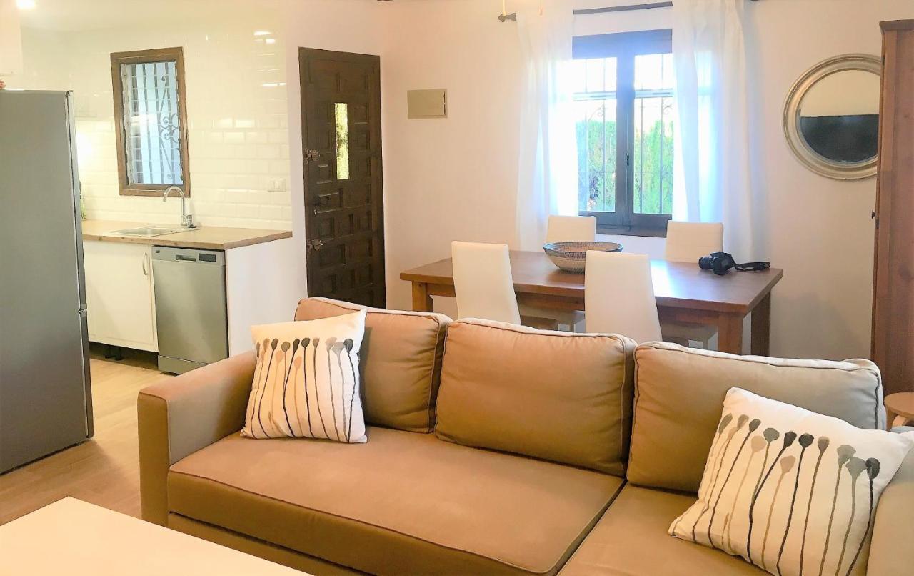 Casa Con Jardín En *