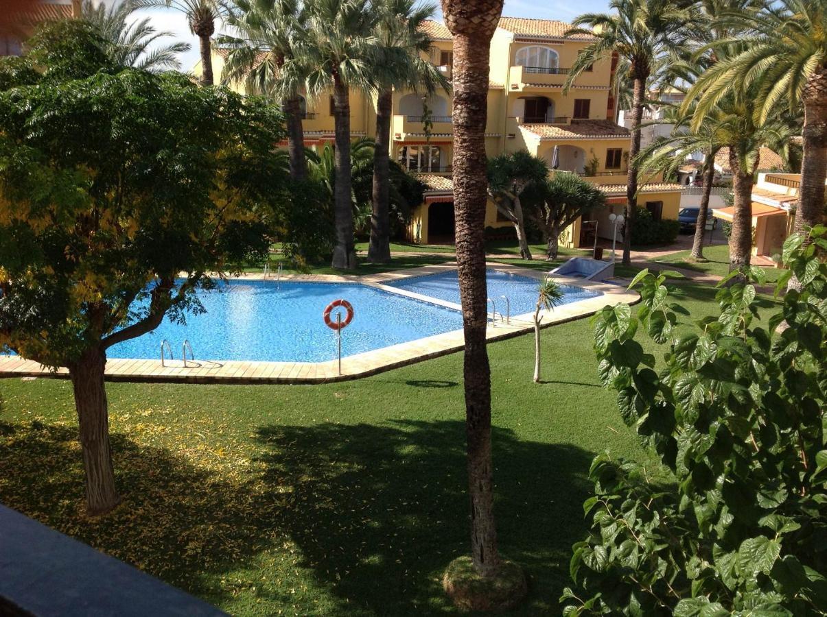 Apartamento Urbanizacion Primera Línea De Playa Dénia