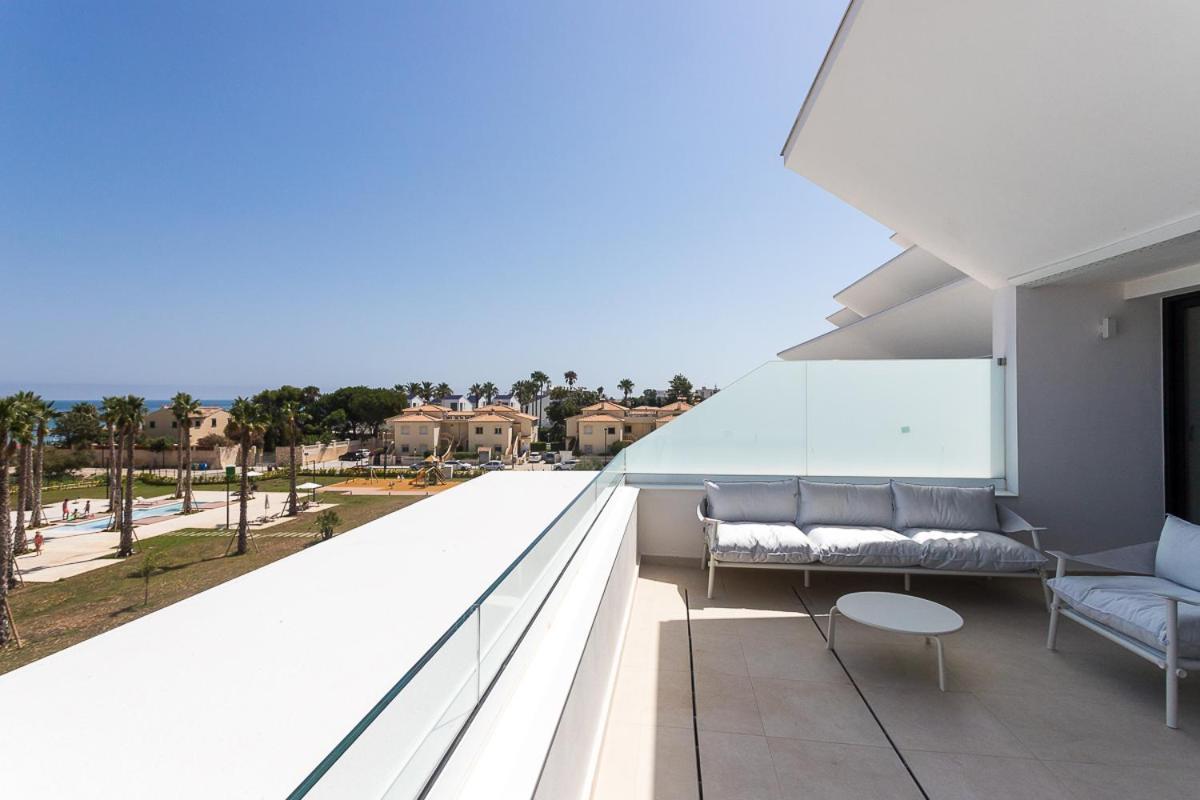 Apartup Beachfront Deluxe Apartment Denia