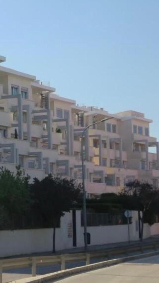Apartment Fabulous With Large Pool Near Beach