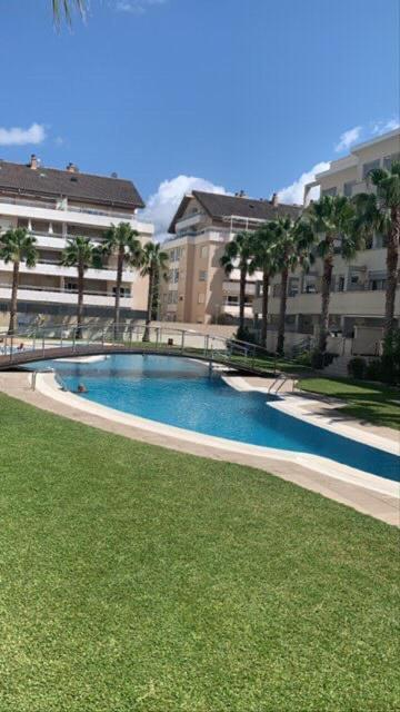 Fabulous With Large Pool Near Beach Apartment