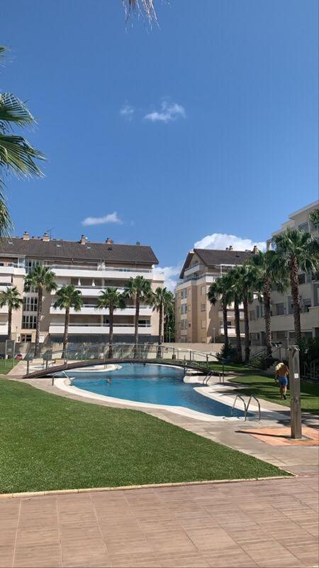 Fabulous With Large Pool Near Beach *