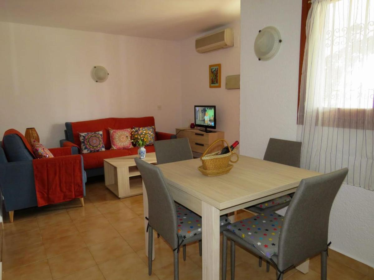 Oasis Park Apartment *