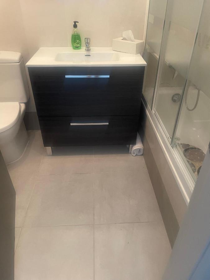 Fabulous With Large Pool Near Beach