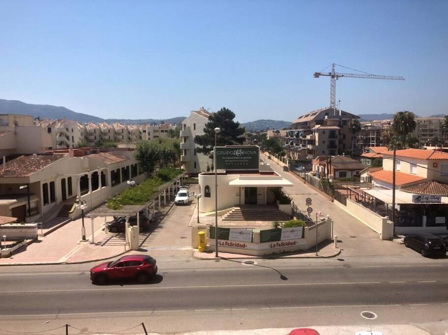 En Denia,apartamento De 2 En Las Brisas Playa Y Piscina * Denia