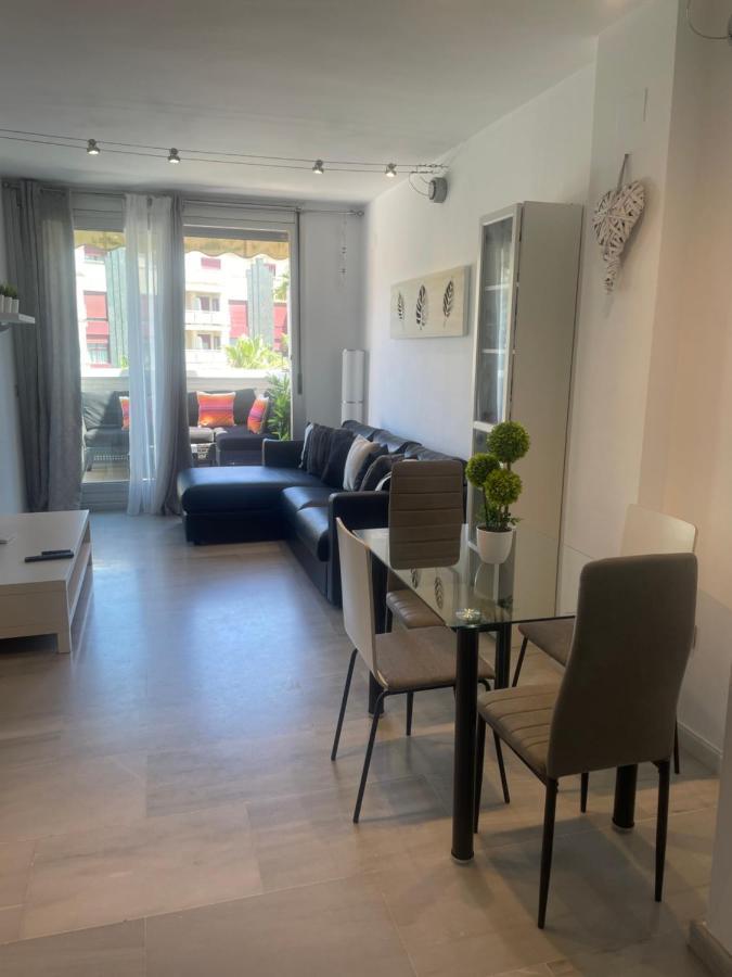 Fabulous With Large Pool Near Beach