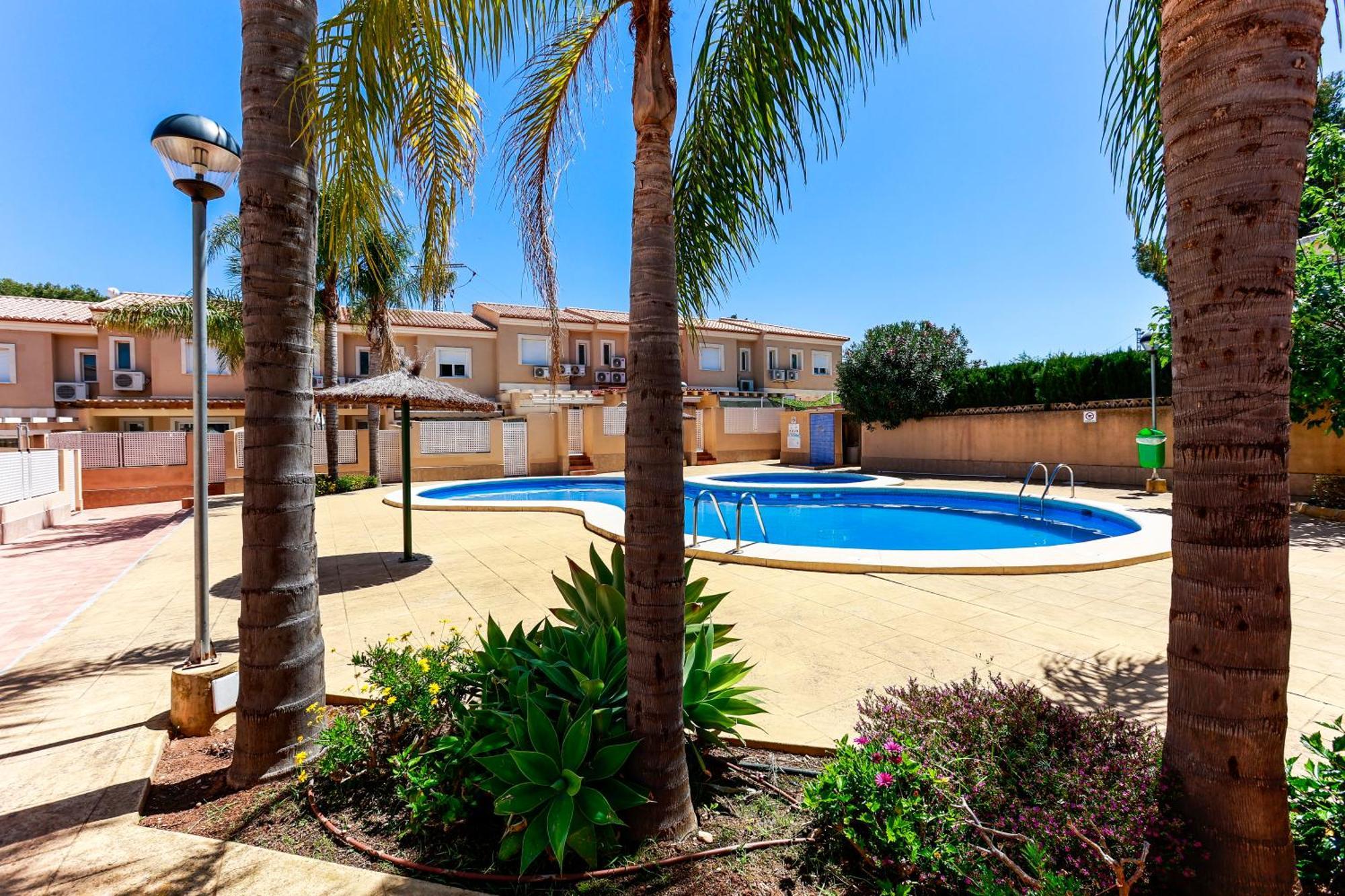Holiday home Bonito Adosado En Rotas