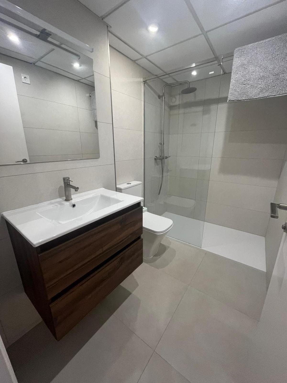 Moderno Centrico Con Piscina Y Parking Apartamento