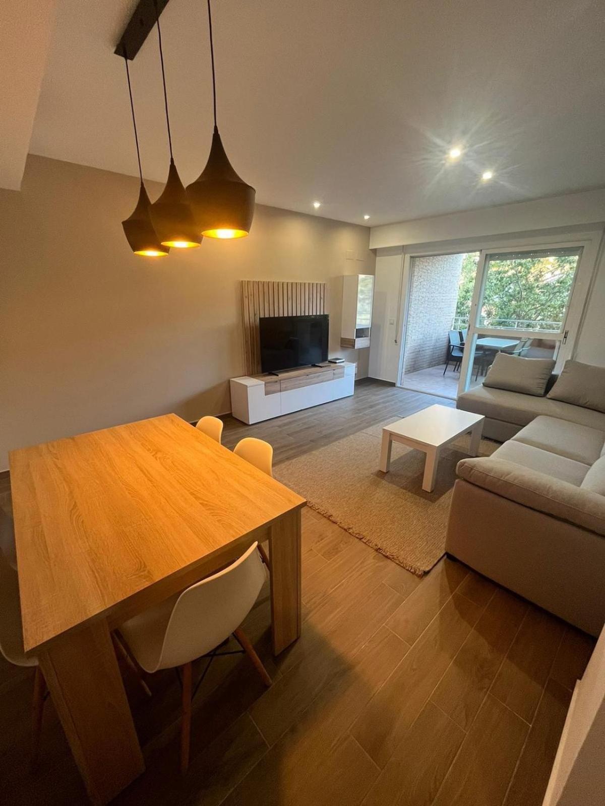 Moderno Centrico Con Piscina Y Parking Apartamento