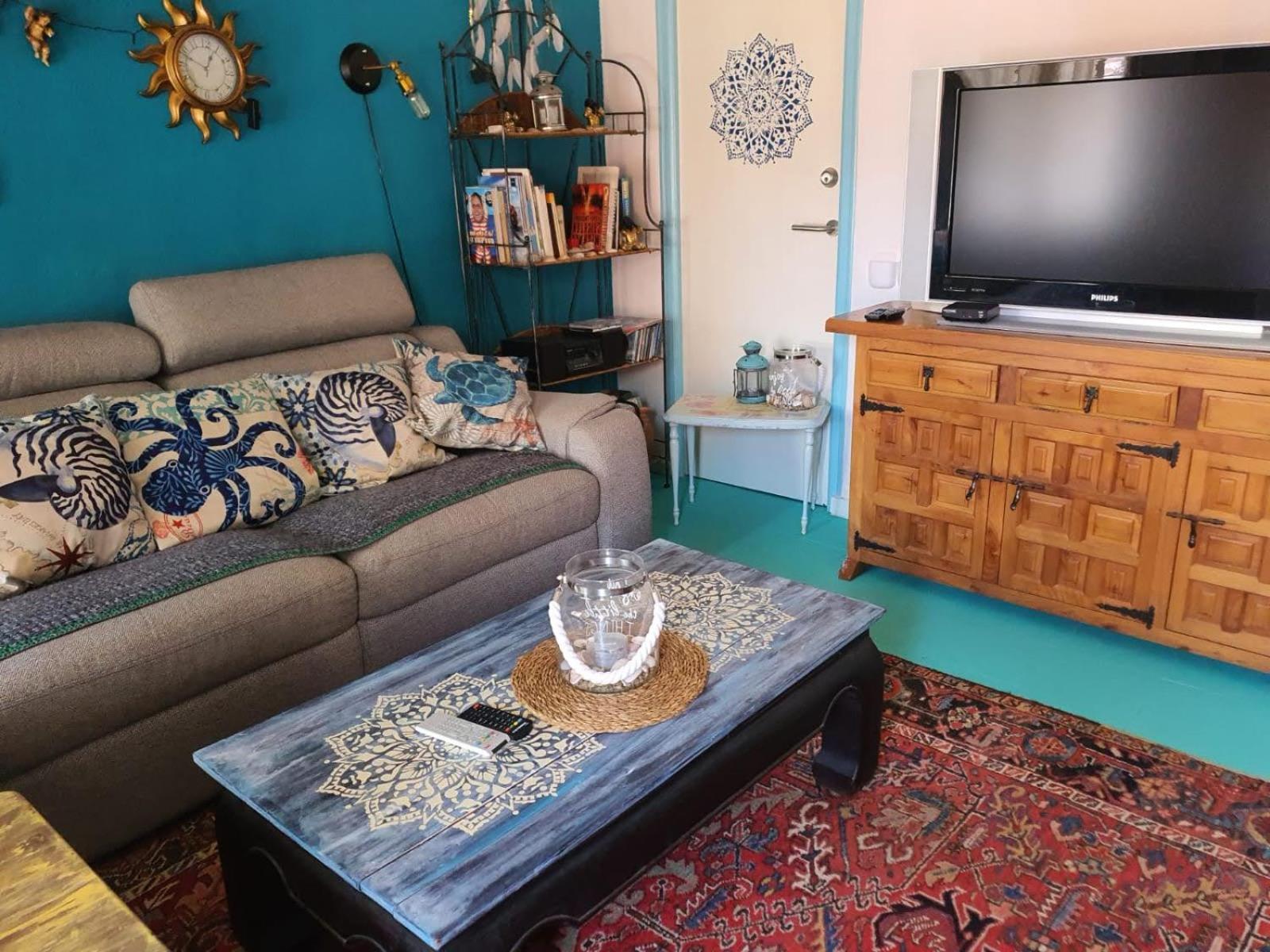 Comfortable Righ In Centre, Near & Port ,wifi Apartment *